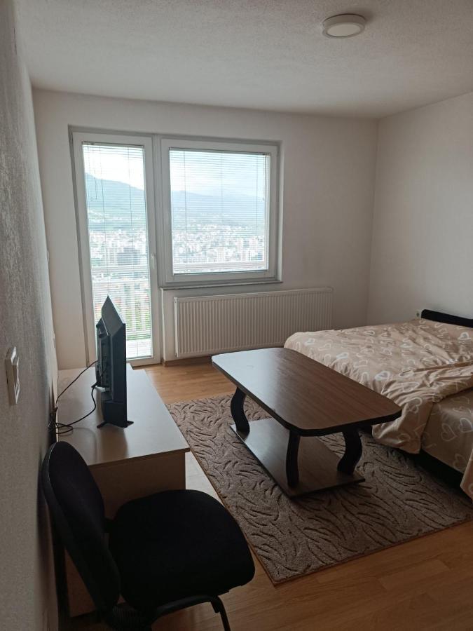 2Bdr Apt With Balcony With View- Free Parking Hotell Sarajevo Exteriör bild