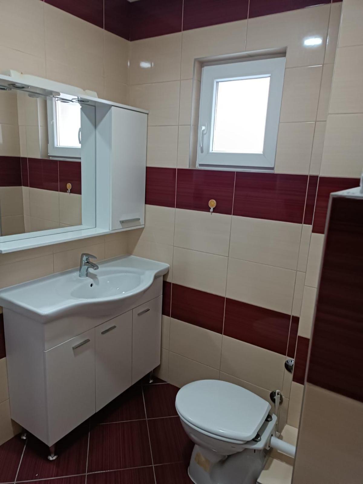2Bdr Apt With Balcony With View- Free Parking Hotell Sarajevo Exteriör bild